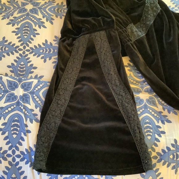 I.N.C Velvet Crochet Bell Sleeve Top Black SZ L - Picture 7 of 11
